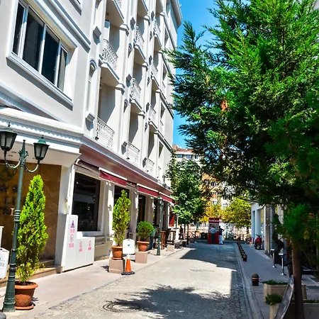 Hotel Ada Life 3*