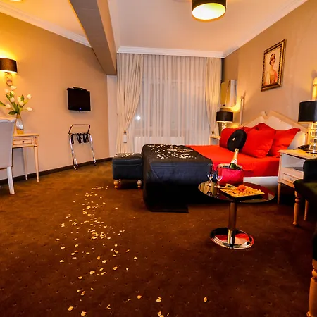 Ada Life Hotel